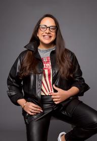 יונה קפח מגיעה לעשות סטנדאפ ב-HOT CINEMA